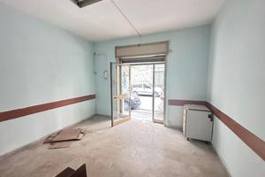 NEGOZIO A NAPOLI
