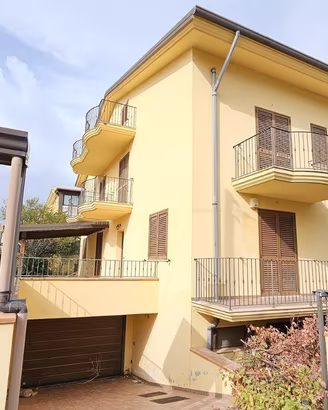 Villa singola su 3 piani
