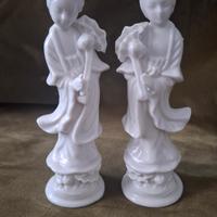 statuine in porcellana bianca