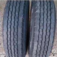 Coppia di pneumatici usati 10.00 20 Pirelli