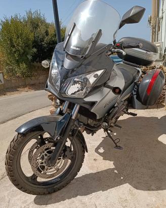 MOTO SUZUKI V-STORM DL650 2004 TRIS GIVI