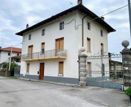 ACCOGLIENTE CASA FRIULANA CON CINQUE CAMERE