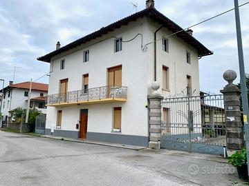 ACCOGLIENTE CASA FRIULANA CON CINQUE CAMERE