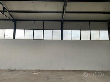 Uso deposito o parcheggio