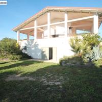 Casale con 70 alberi di ulivo e 3,7 ettari terreno