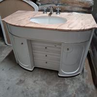 lavabo con mobiletto e specchio