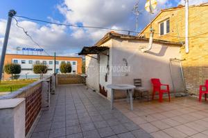 APPARTAMENTO IN BIFAMILIARE CON GRANDE CORTE PRIVA