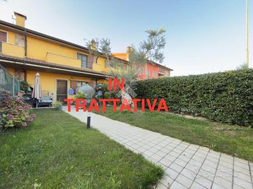 VILLA A SCHIERA A NOGAROLE ROCCA