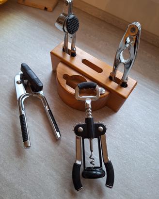 Set utensili Pedrini con base in legno