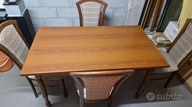 Tavolo sala + 4 sedie