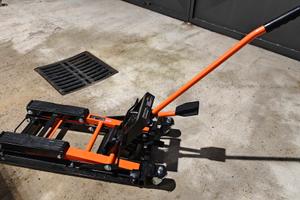 Cric sollevatore moto