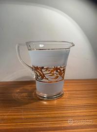 Caraffa vintage in vetro satinato e oro