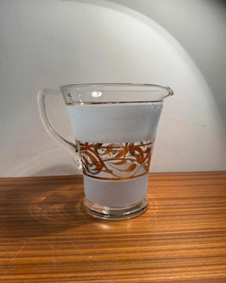 Caraffa vintage in vetro satinato e oro