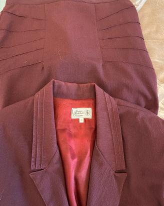 Completo donna con giacca corta e gonna a tubino