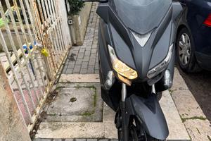 Yamaha X-Max 400 - 2016