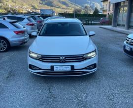 VOLKSWAGEN Passat Variant 2.0 TDI SCR EVO DSG Bu