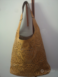 Borsa traforata giallo ocra