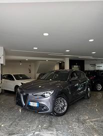 Alfa Romeo Stelvio 2.2 Turbodiesel 180 CV AT8 RWD 