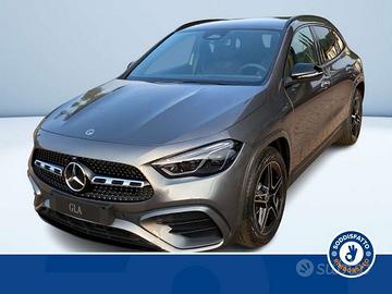 Mercedes-Benz GLA 180 Automatic AMG Line Extr...