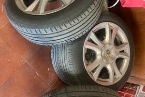 Alfa mito cerchi in lega con pneumatici eativi