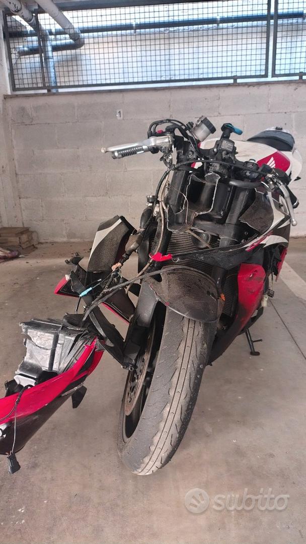 Crash Cbr 600 Incidentata Honda CBR 600 Rr 2008 Incidentata Moto E