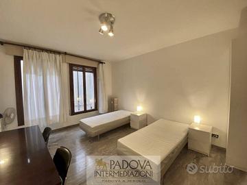 Stanza in appartamento di 100 m² a Padova