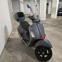 Piaggio Vespa 300 GTS - 2021