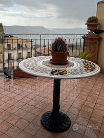 Tavolo pietra lavica, ceramica Caltagirone