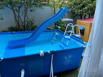 Piscina INTEX fuori terra completa.