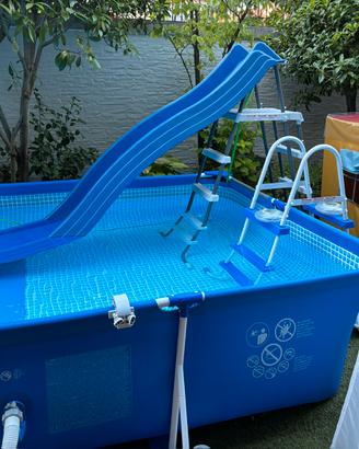 Piscina INTEX fuori terra completa.