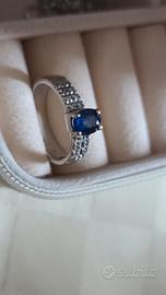 Anello in oro bianco