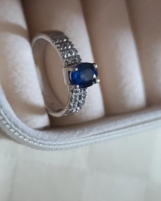 Anello in oro bianco