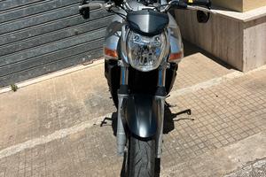 Suzuki gsr 600
