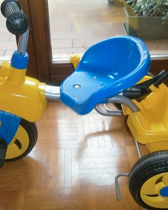 Robusto triciclo Rolly Toys