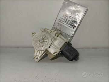 MOTORINO ALZAVETRO ANTERIORE DESTRA MERCEDES Class