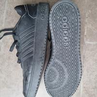 Adidas sneakers nere