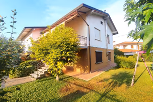 Casa singola con ampio giardino - FRANCENIGO