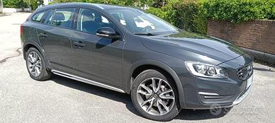 Volvo v60 D3 Cross Country 2017