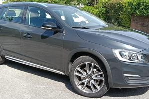 Volvo v60 D3 Cross Country 2017