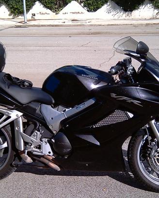 Honda VFR 800 V-tech