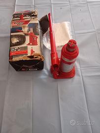 Cric a bottiglia idraulico