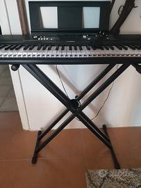 yamaha tastiera  ez 220