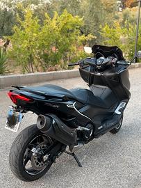 Tmax 560 2021