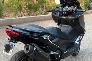 Tmax 560 2021