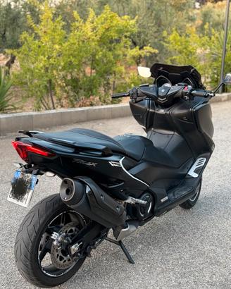 Tmax 560 2021