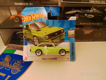 Modellino FORD ESCORT RS2000 HOT WHEELS 