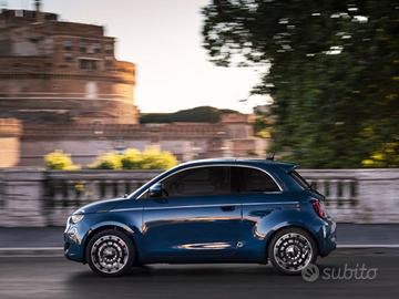 FIAT 500e La Prima Berlina 42 kWh