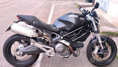 Ducati Monster 696