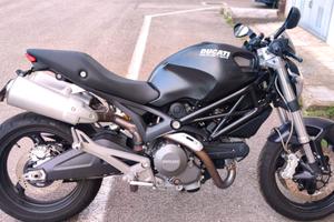 Ducati Monster 696