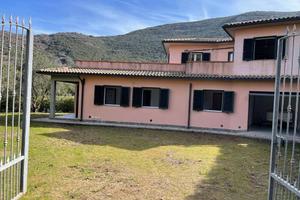Appartamento di 122 m² con 5 locali e posto auto a